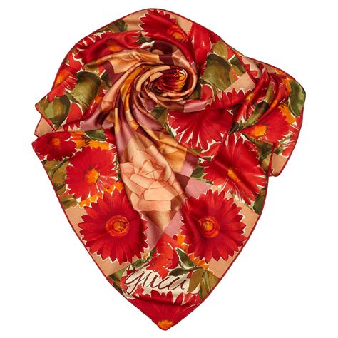 foulard gucci fleurs|Gucci Foulard en soie à imprimé fleuri.